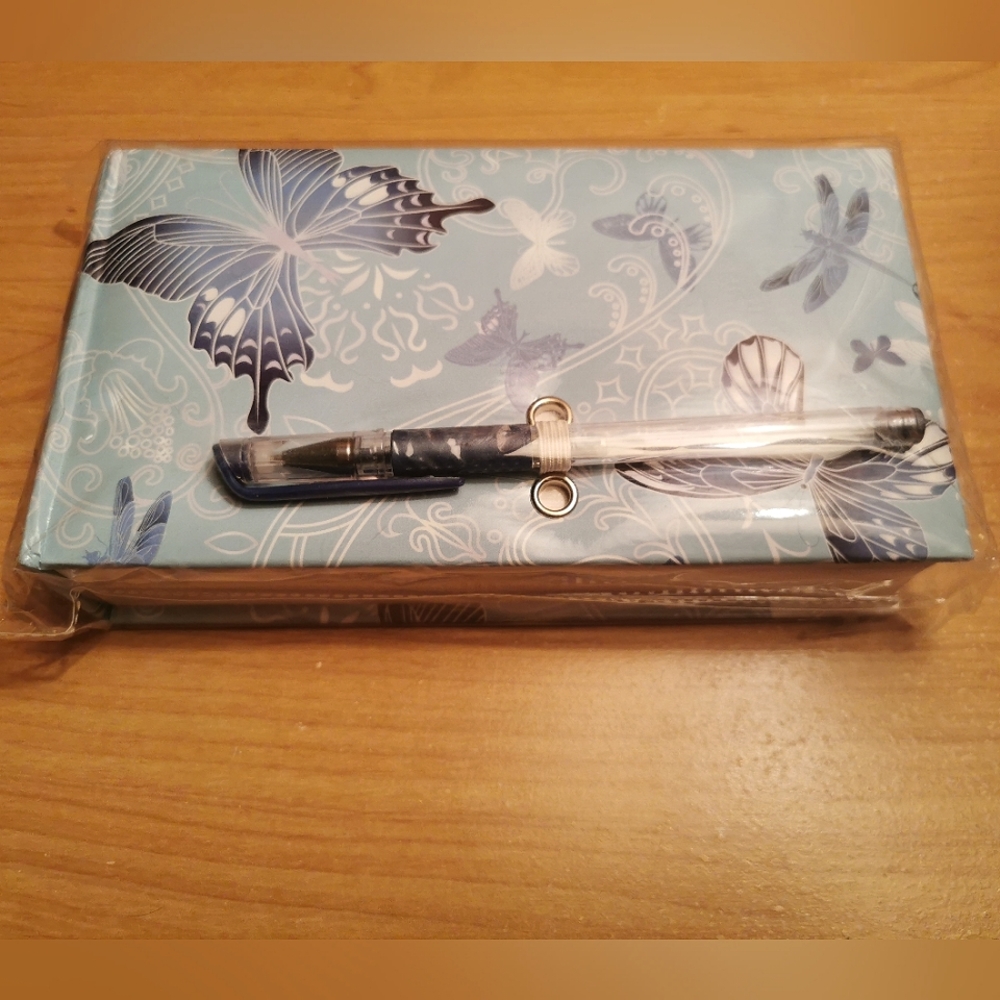 The Dana Collin Collection 400 page memo pad with gel pen